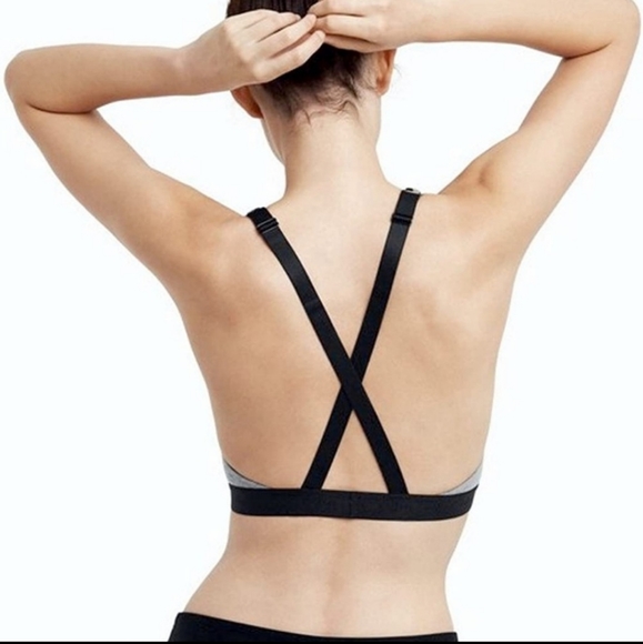 Kit & Ace Black/Gray  Sports Bra  M - Picture 2 of 3